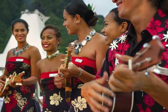 Paul Gauguin Cruises MS Paul Gauguin Les Gauguins 1 ©Paul Gauguin Cruises.jpg